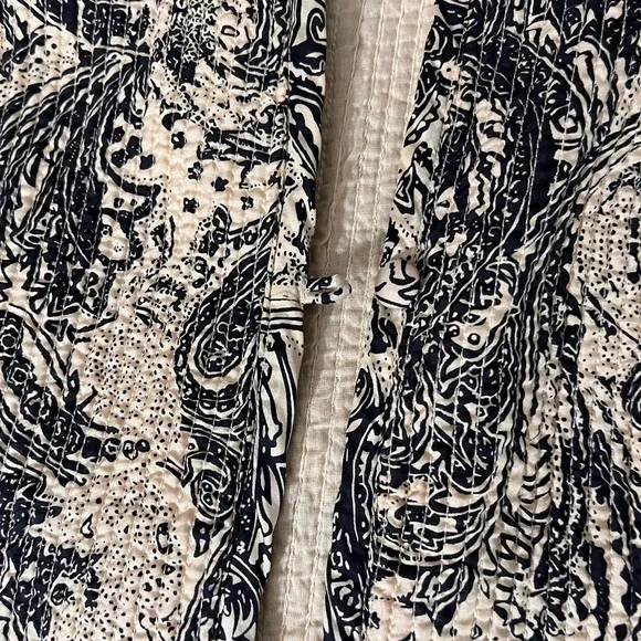 Soft by Avenue Women’s 14/16 Light Quilted Jacket w/ 1 button, 2 pockets - Picture 3 of 6